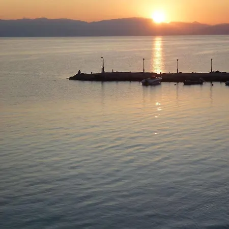 Szálloda Galini On Sea 2*